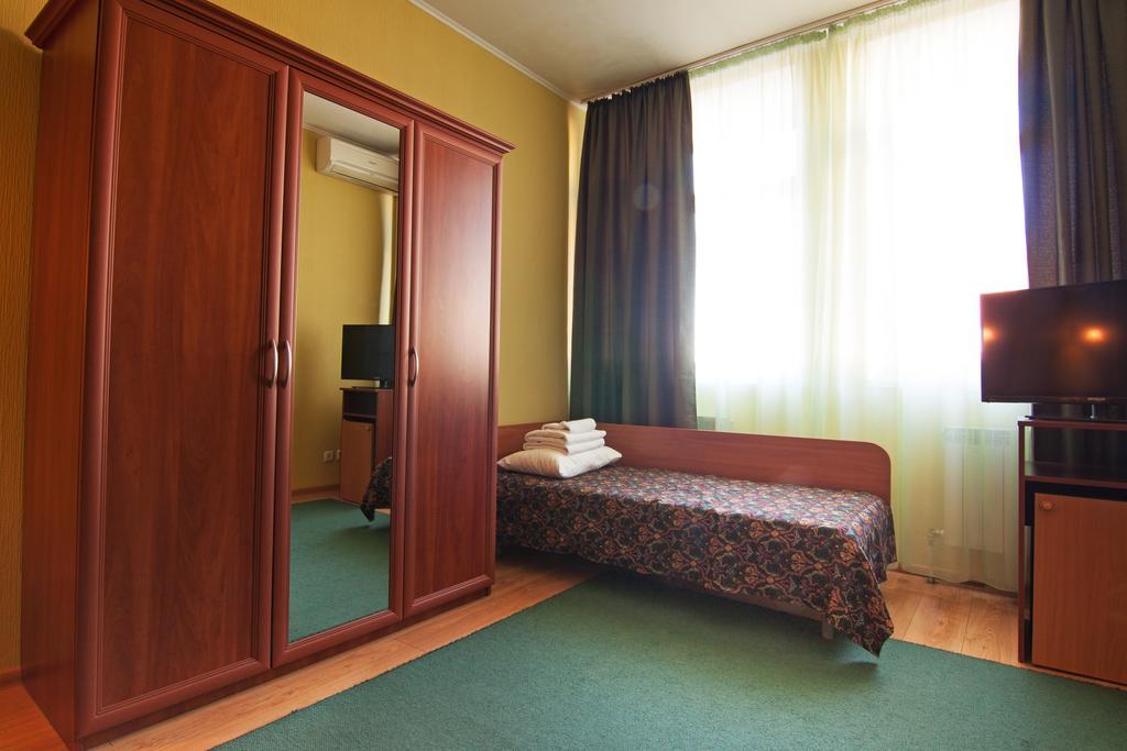 Mini-Hotel On Geroiv Energetykiv Street 18 Kiev Dış mekan fotoğraf