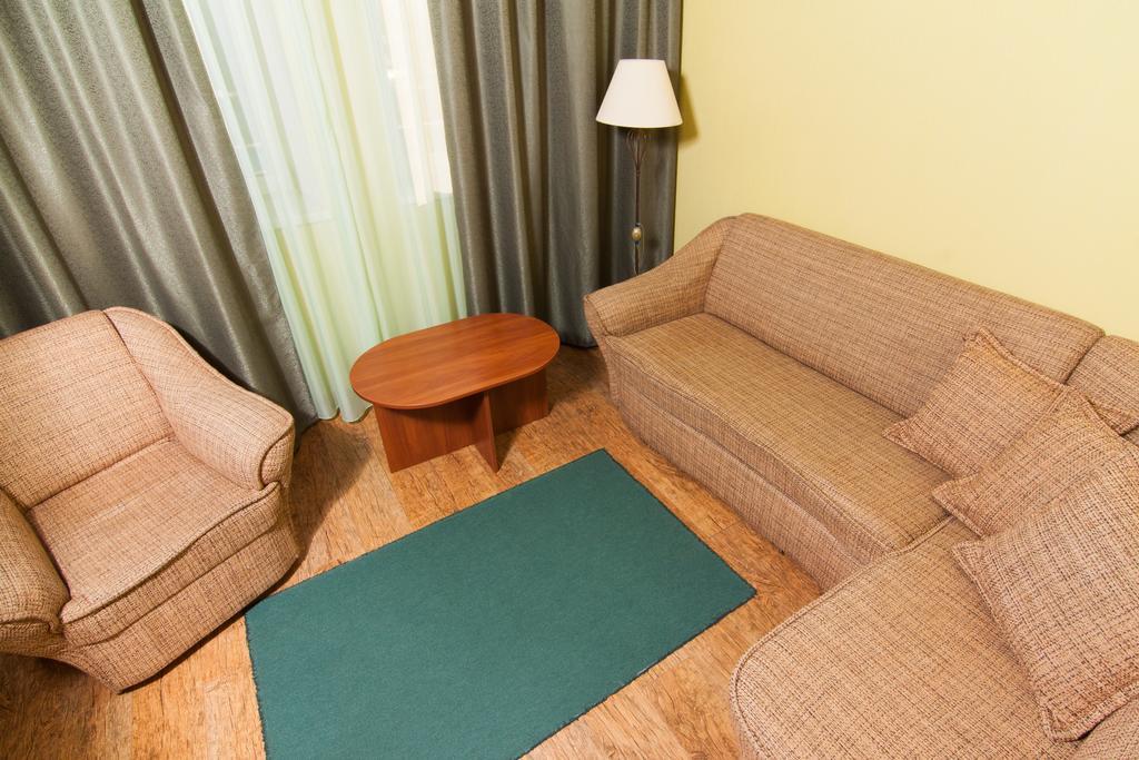 Mini-Hotel On Geroiv Energetykiv Street 18 Kiev Dış mekan fotoğraf
