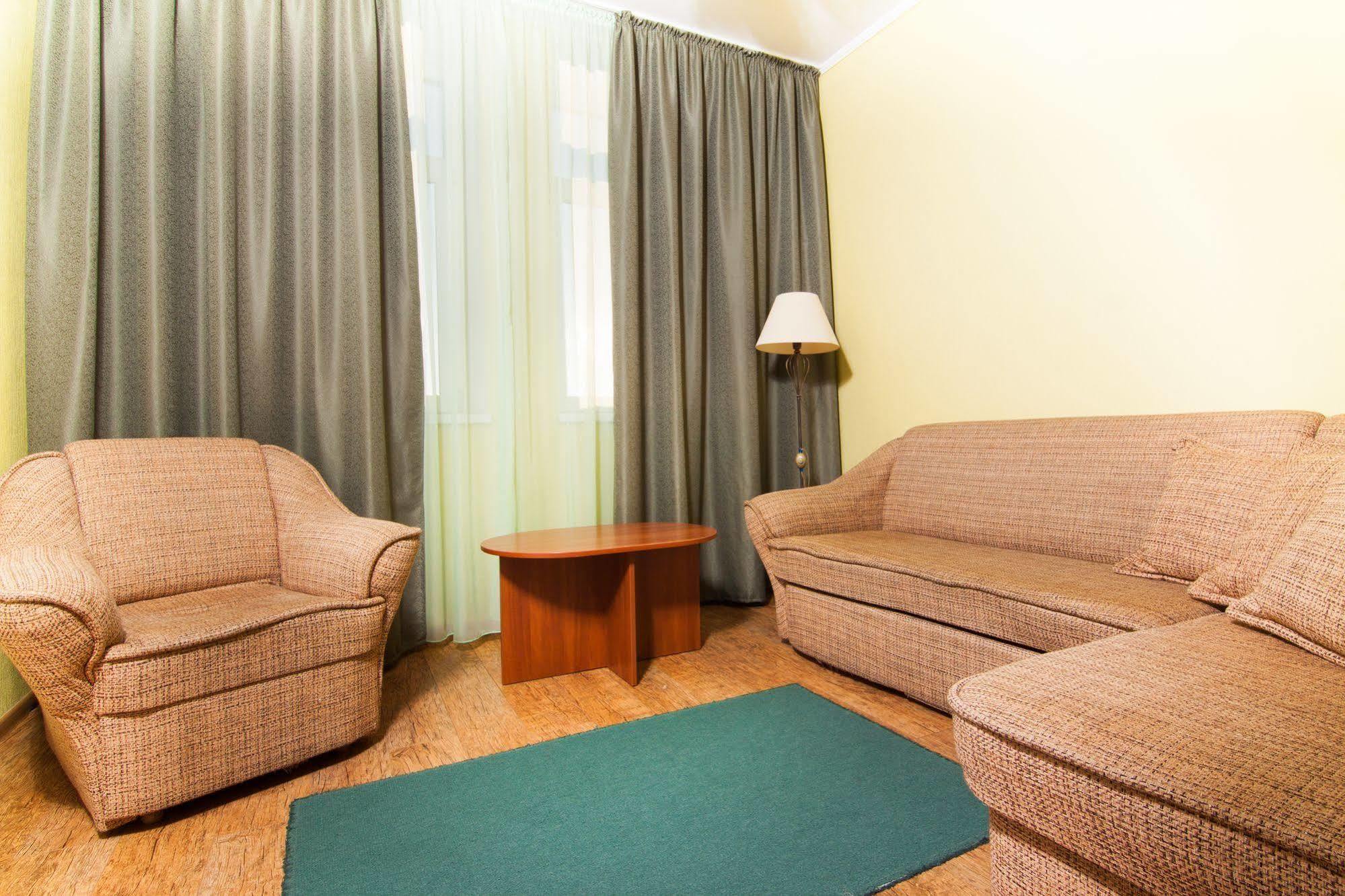 Mini-Hotel On Geroiv Energetykiv Street 18 Kiev Dış mekan fotoğraf