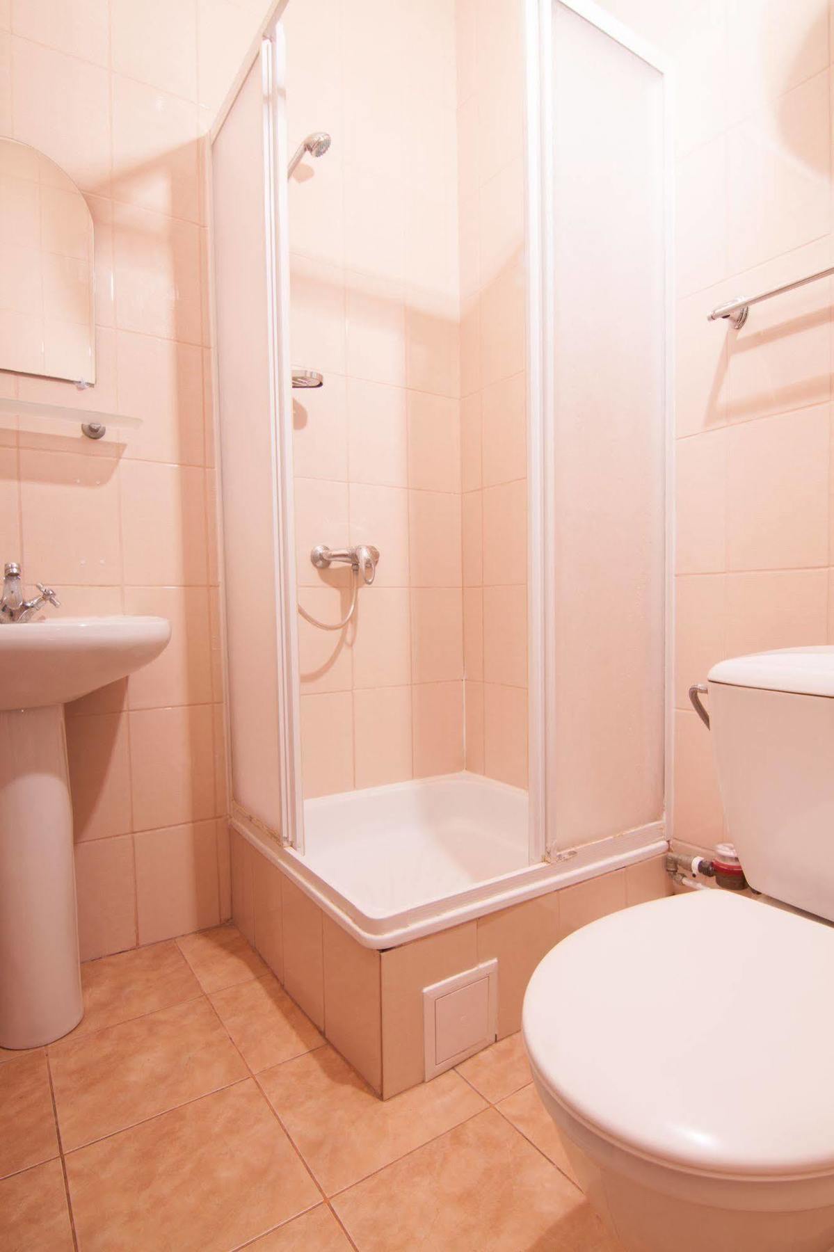 Mini-Hotel On Geroiv Energetykiv Street 18 Kiev Dış mekan fotoğraf