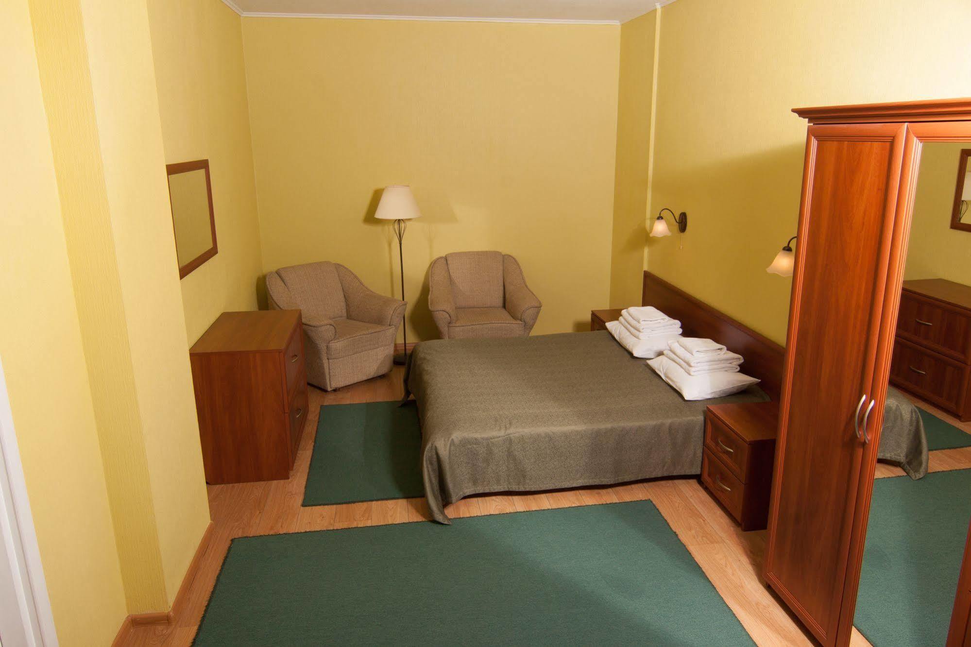 Mini-Hotel On Geroiv Energetykiv Street 18 Kiev Dış mekan fotoğraf