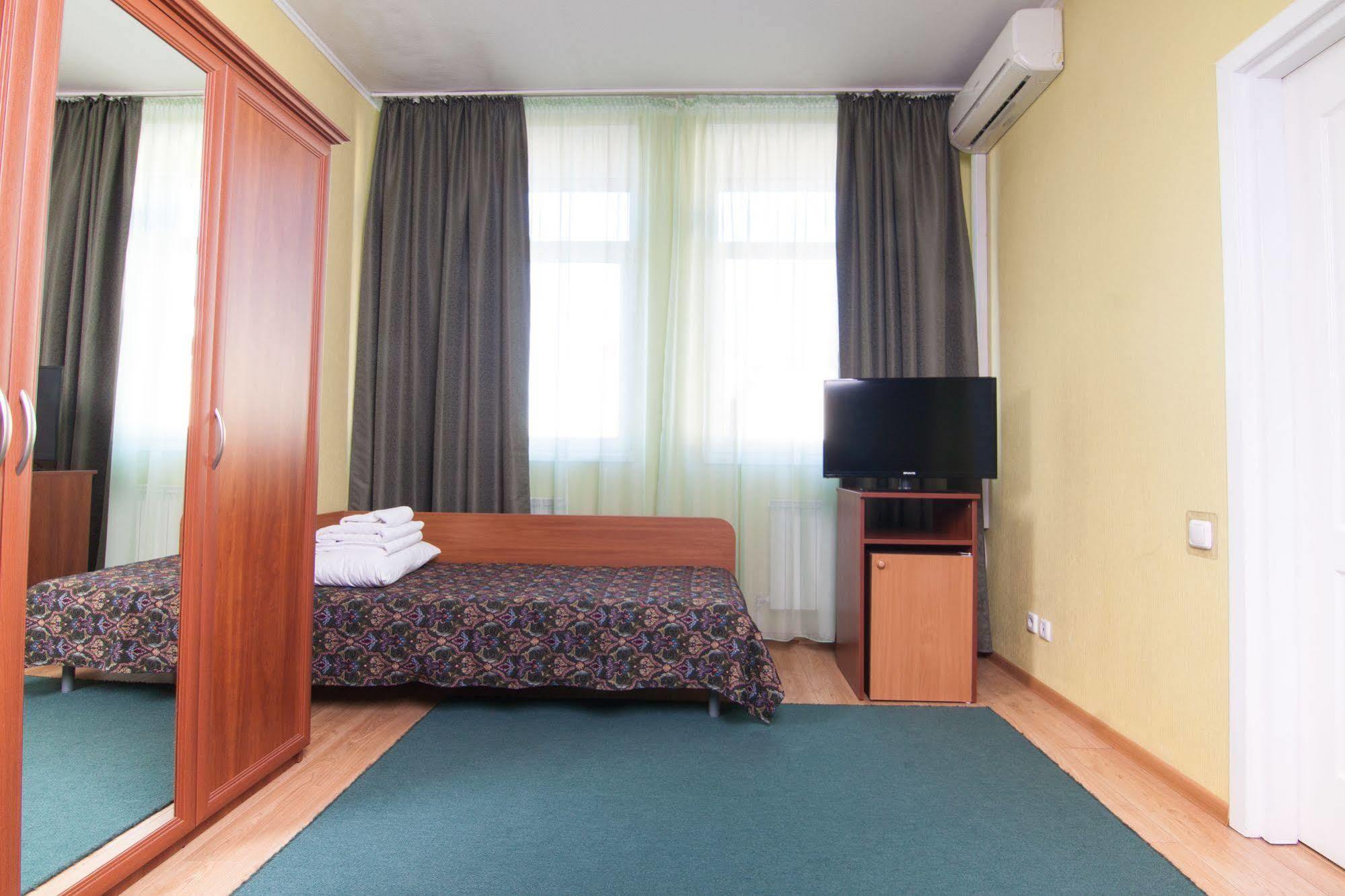 Mini-Hotel On Geroiv Energetykiv Street 18 Kiev Dış mekan fotoğraf